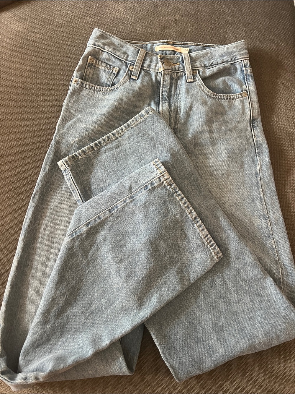 Ladies Levi High Waisted Straight jeans